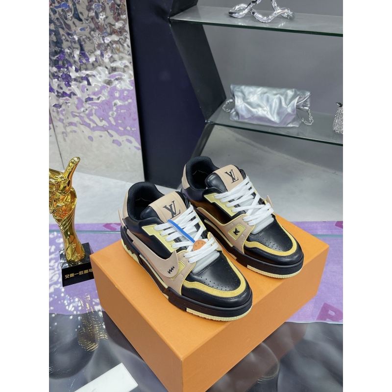l**is V*t*n sneakers